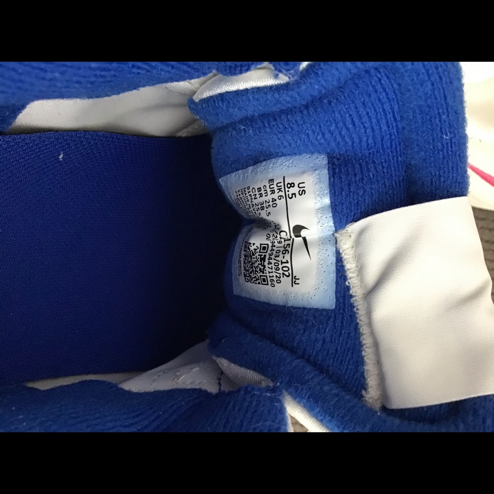Nike Women’s Running Walking Shoes - Picture 3 of 4